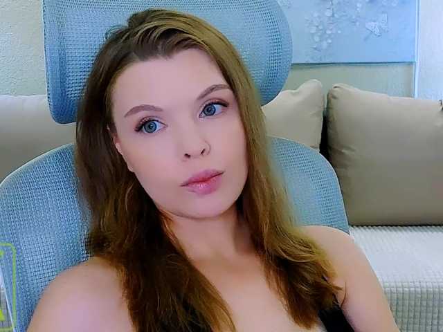 AureliaFly live cam on BongaCams