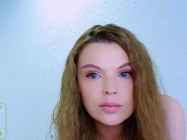 AureliaFly live cam on BongaCams
