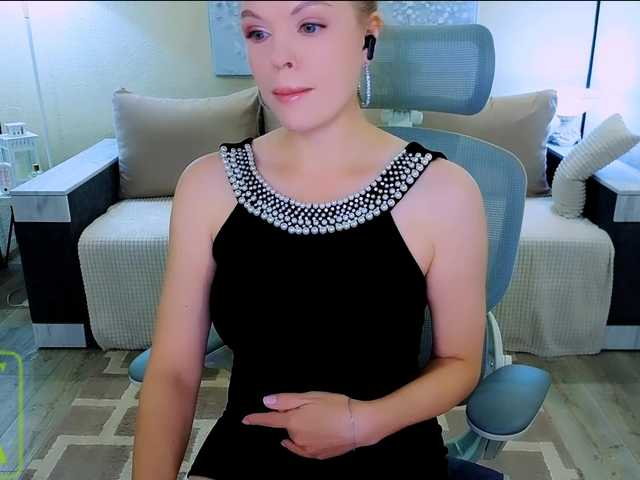 AureliaFly live cam on BongaCams