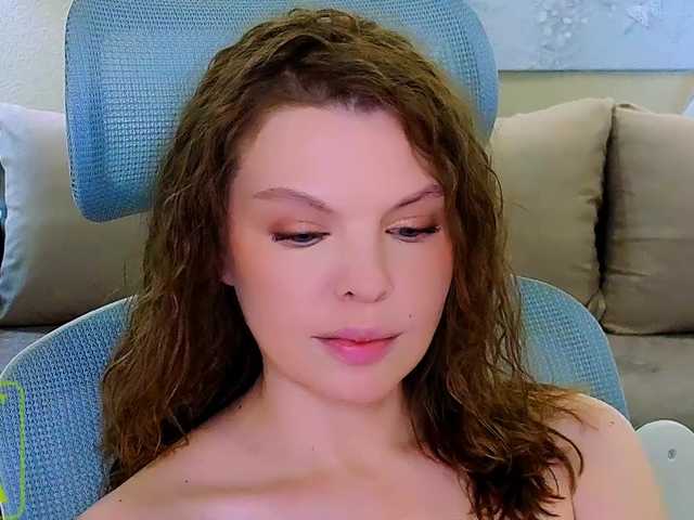 AureliaFly live cam on BongaCams