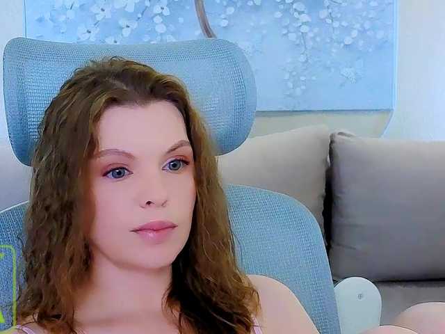 AureliaFly live cam on BongaCams