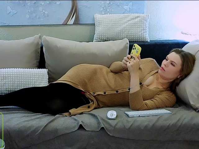 AureliaFly live cam on BongaCams