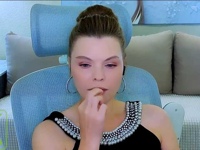 AureliaFly live cam on BongaCams