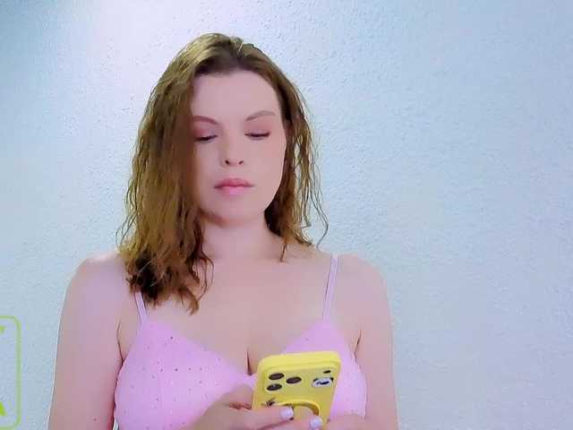 AureliaFly live cam on BongaCams