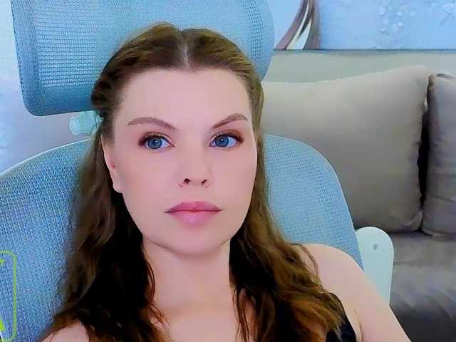 AureliaFly live cam on BongaCams