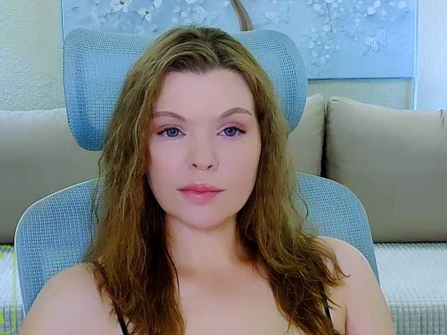AureliaFly live cam on BongaCams