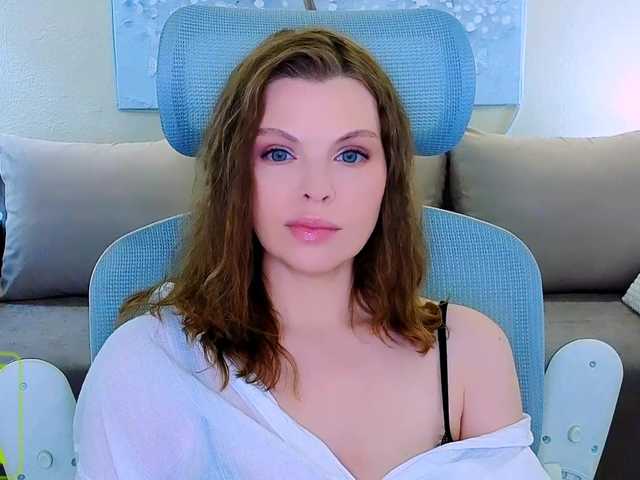 AureliaFly live cam on BongaCams