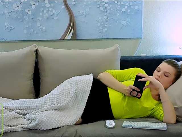 AureliaFly live cam on BongaCams