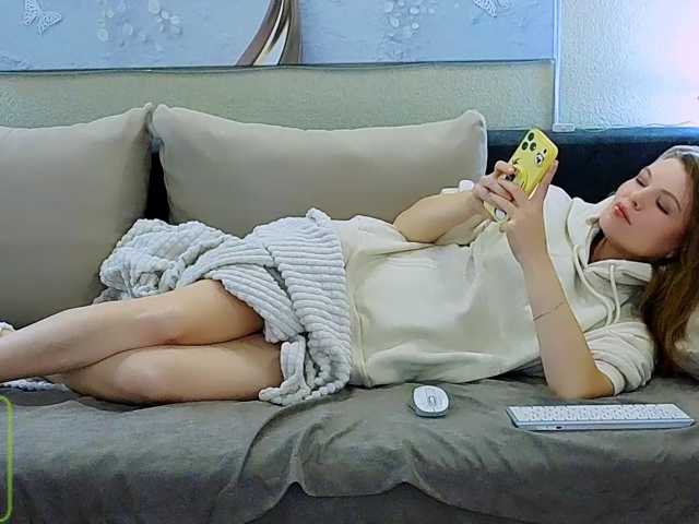 AureliaFly live cam on BongaCams