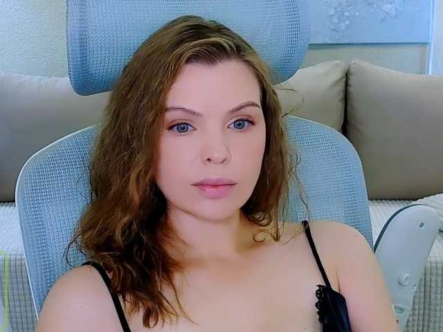 AureliaFly live cam on BongaCams