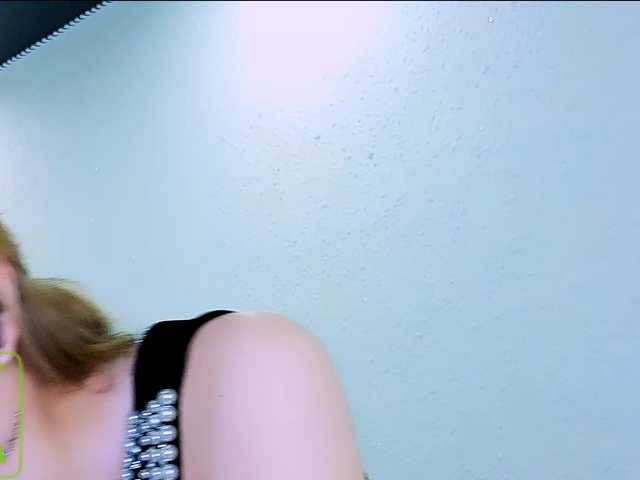 AureliaFly live cam on BongaCams