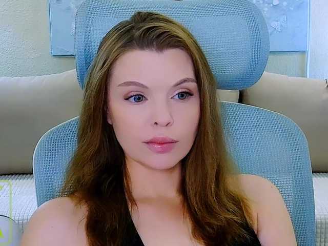 AureliaFly live cam on BongaCams