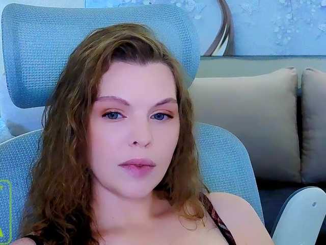 AureliaFly live cam on BongaCams