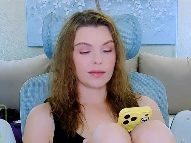 AureliaFly live cam on BongaCams