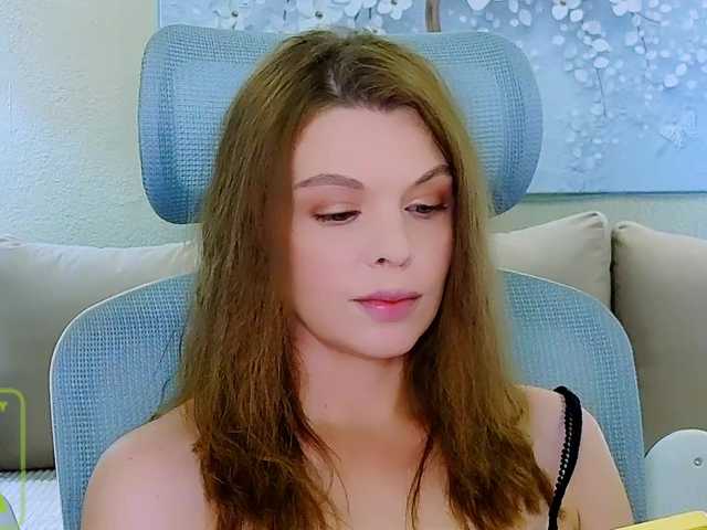 AureliaFly live cam on BongaCams
