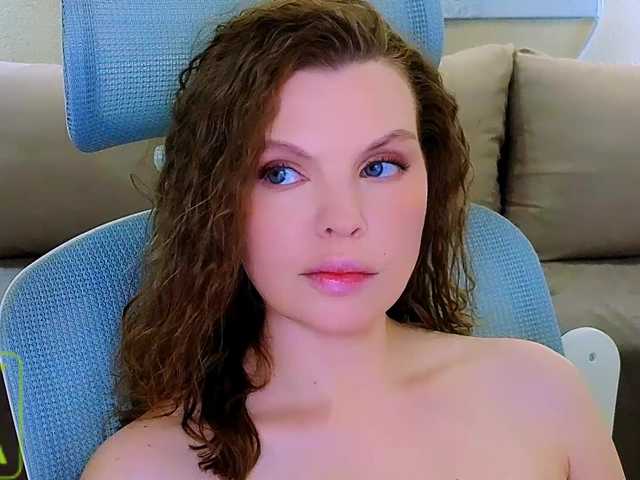 AureliaFly live cam on BongaCams