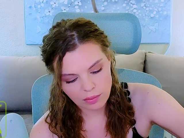 AureliaFly live cam