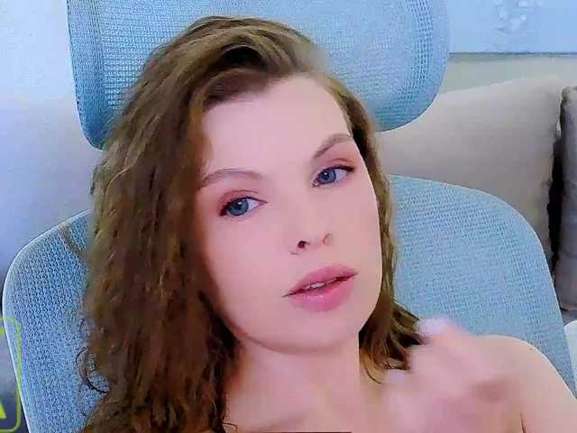 AureliaFly live cam on BongaCams