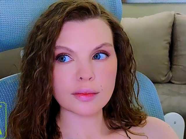 AureliaFly live cam on BongaCams