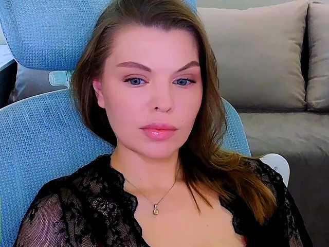 AureliaFly's BongaCams show and profile