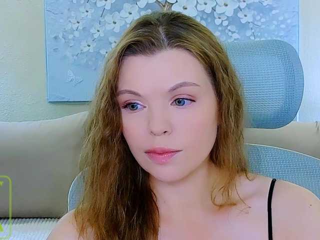 AureliaFly live cam on BongaCams