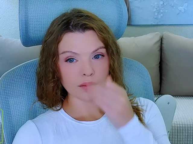 AureliaFly live cam on BongaCams