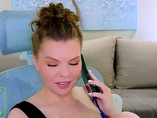 AureliaFly live cam on BongaCams
