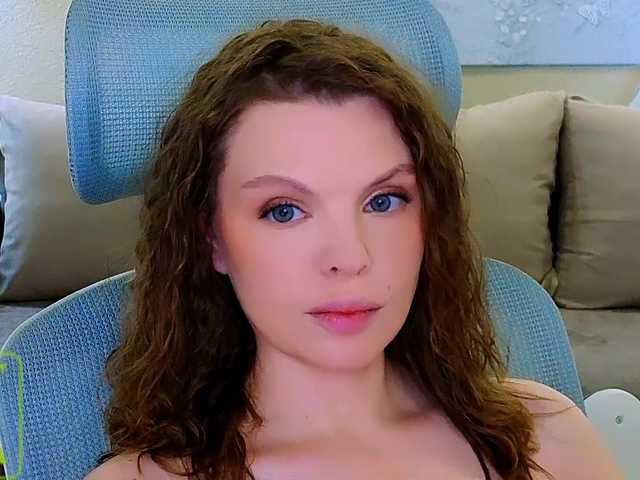 AureliaFly live cam on BongaCams
