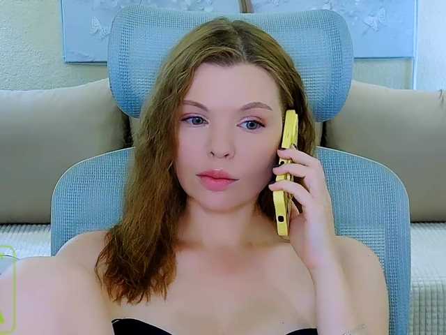 AureliaFly live cam on BongaCams