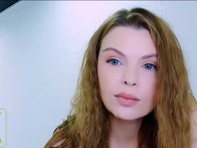 AureliaFly live cam on BongaCams