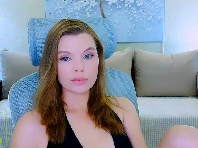 AureliaFly live cam on BongaCams
