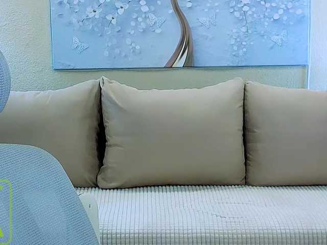 AureliaFly live cam on BongaCams