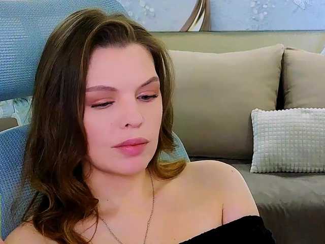 AureliaFly's BongaCams show and profile