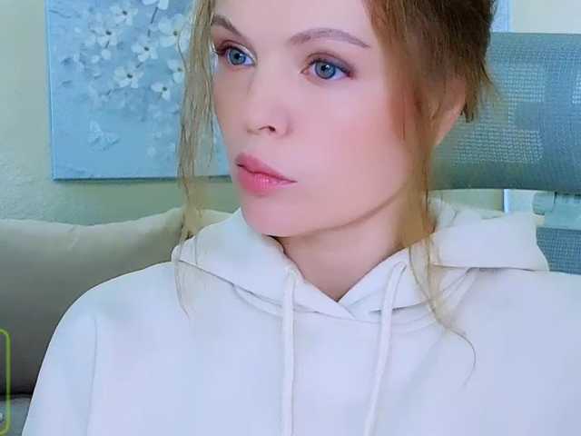 AureliaFly live cam on BongaCams