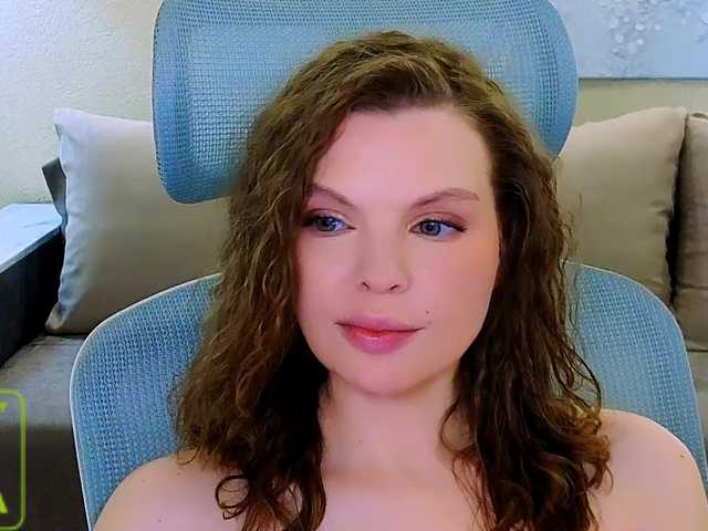 AureliaFly live cam on BongaCams