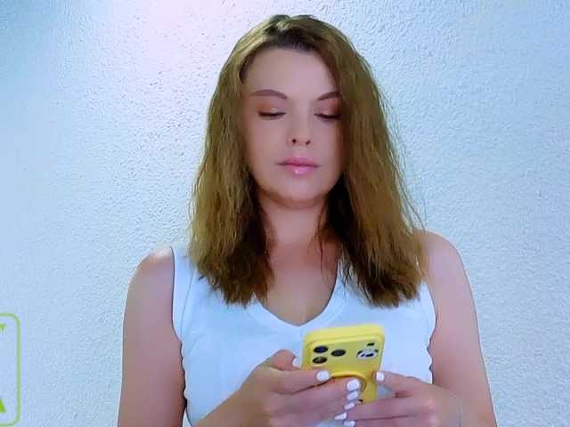 AureliaFly live cam