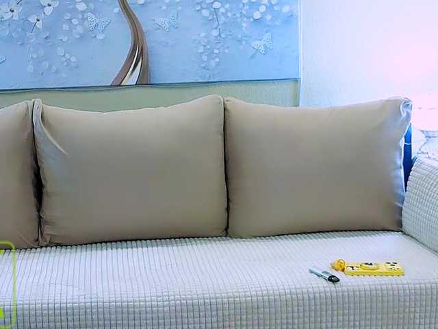 AureliaFly live cam on BongaCams