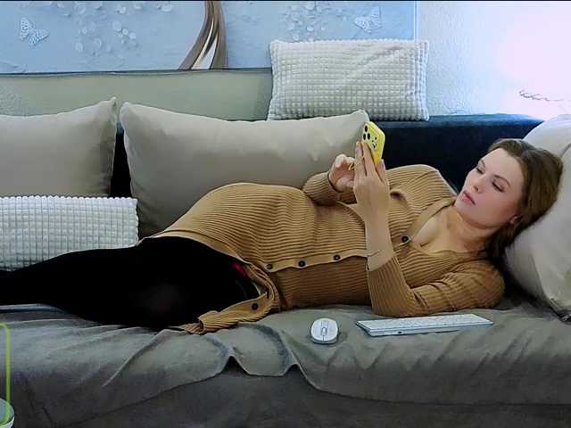 AureliaFly live cam on BongaCams