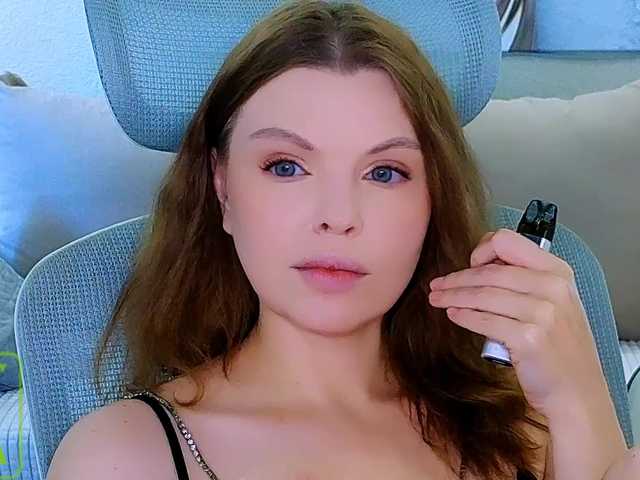 AureliaFly live cam on BongaCams