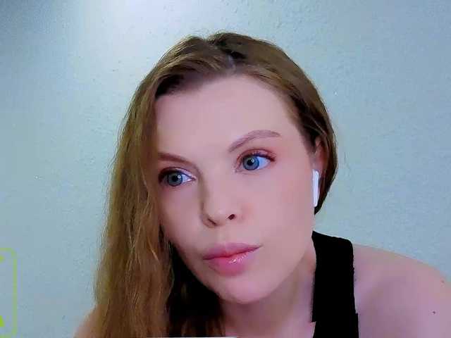 AureliaFly live cam on BongaCams