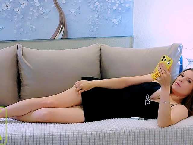 AureliaFly live cam on BongaCams