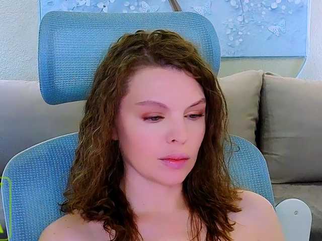 AureliaFly live cam on BongaCams