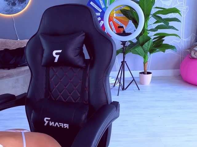 SpoilM3Mor3 live cam preview