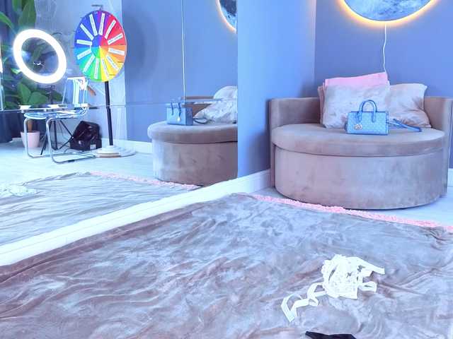 SpoilM3Mor3 live webcam show