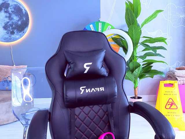 SpoilM3Mor3 live cam preview