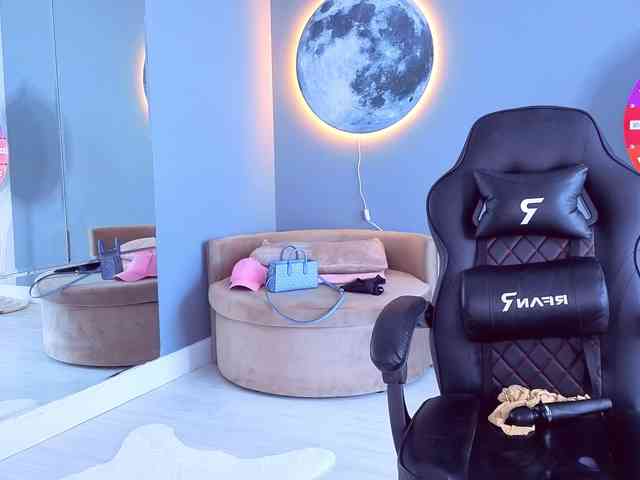 SpoilM3Mor3 webcam