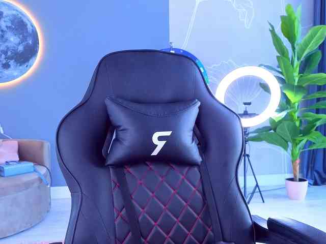 SpoilM3Mor3 webcam