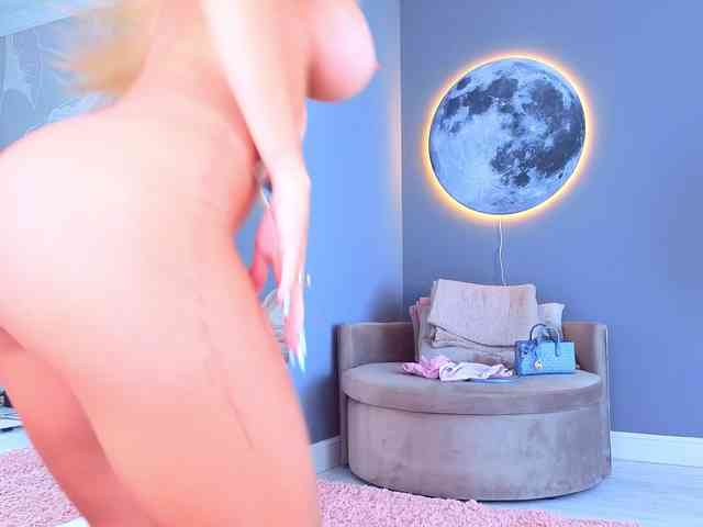 SpoilM3Mor3 webcam
