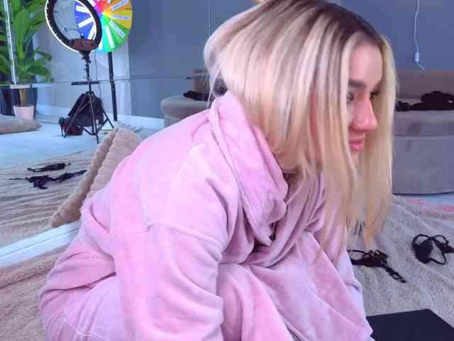 SpoilM3Mor3 webcam
