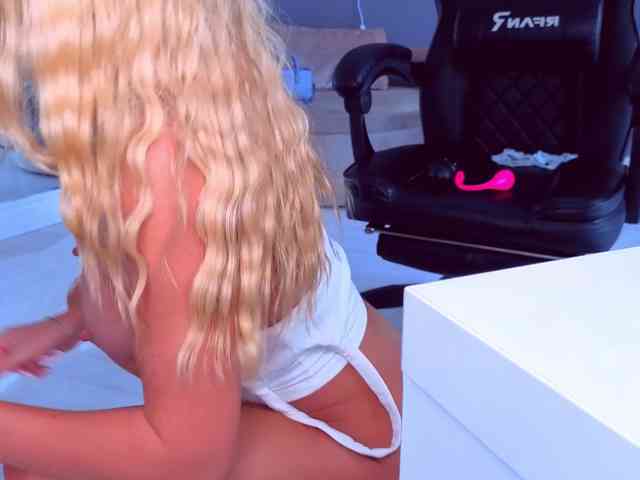 SpoilM3Mor3 webcam